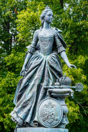 Ich bin in Zerbst. Im Schlosspark begegne ich der Statue von Prinzessin Sophie Auguste Friederike von Anhalt-Zerbst, besser bekannt als Katharina II. die Große von Russland